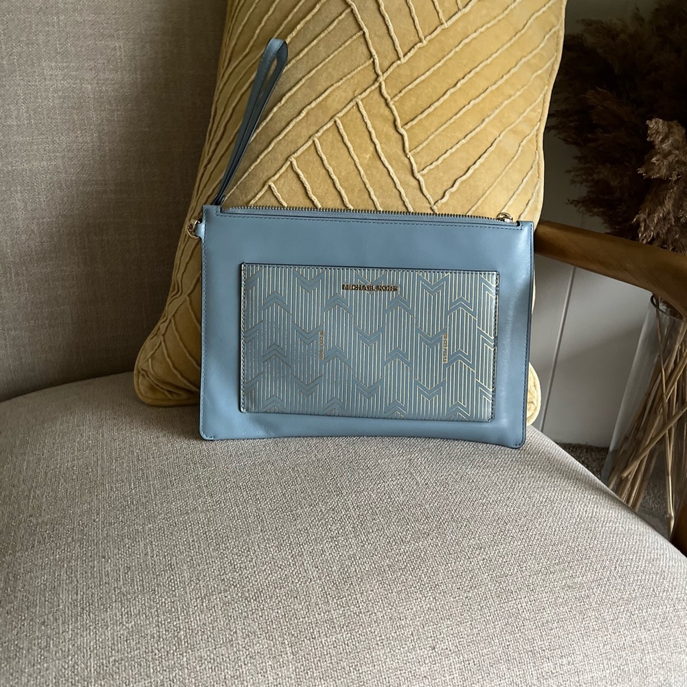 Michael Kors Large wristlet